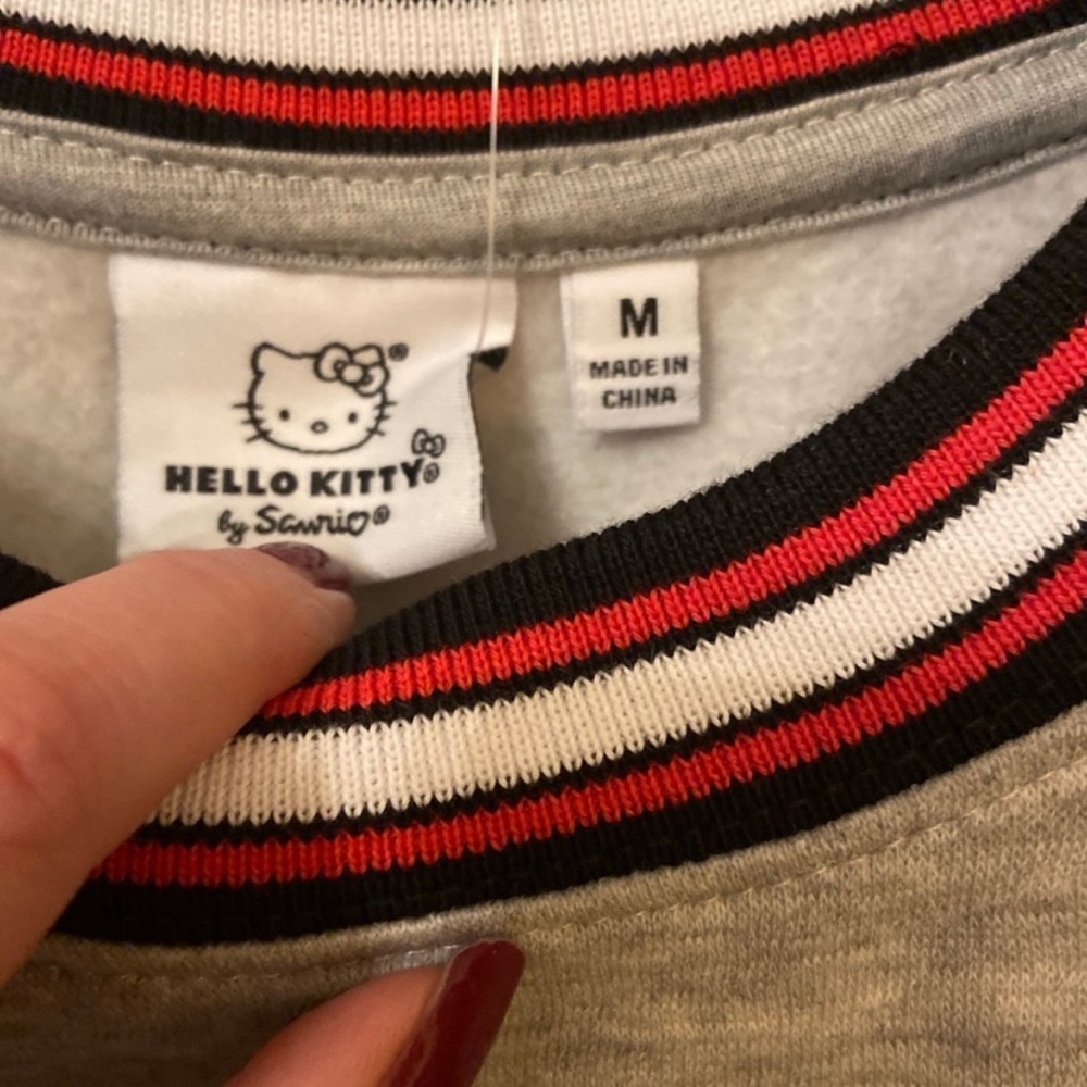 - Hello Kitty Sweatshirt size med - Picture 4 of 5